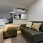 Hotel Chloe