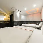 Hotel Signature