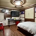 Picasso Motel