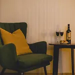 Cozy Eeno House, Seokchon Station 3Min
