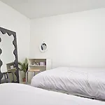 Blossom House In Hongdae