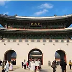 Yoon Stay In Seoul #Convenient Transportation #Hotelbedroom #Wide3 Rooms 8 People #Familygroup # Free Parking