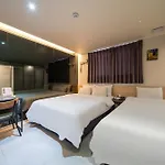 Mnlucky Hotel