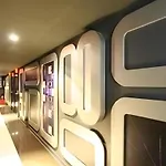 Fox Hotel