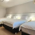 Hongdae Yeondral Park, Z3, 7 Minutes From Hongik Univ Station Exit 5, Elevator Ok