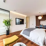 Dobong Hotel Bay204