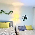 Hongdae Oyo Stay, Free Luggage Keeping, Hongdae Station Green Line And Airport Train