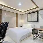 Hotel Maru