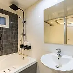 Hotel Maru