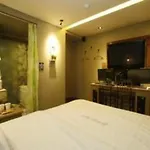 Mac Hotel