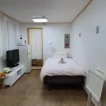 Best Location In Seoul 1 - 1Min To Bangbae Station, 1Min To Airport Bus, Private Room With Kitchen