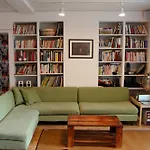 V Mansion Guesthouse