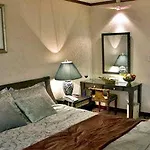 Hotel Green World