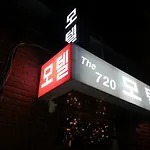 The 720 Motel