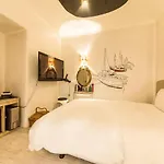Hotel M