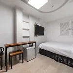 Must Stay Hotel
