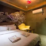 2U Motel