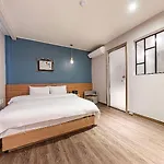 Boom Tourist Hotel