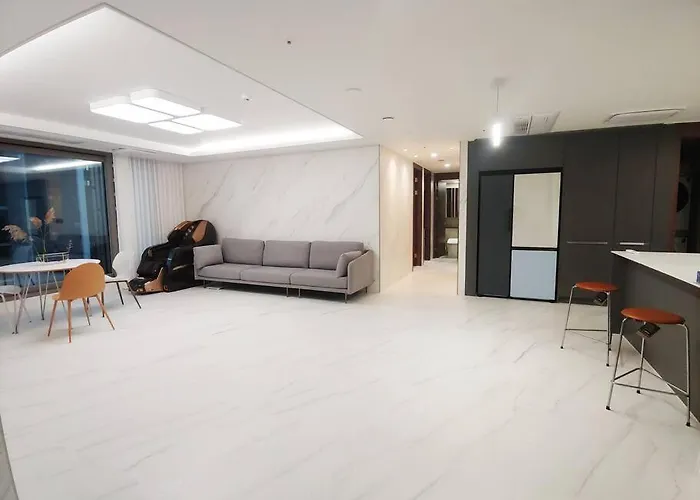 Luxury 4 Bed Rooms House