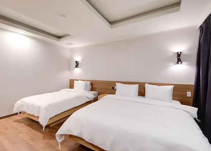 Hotel M