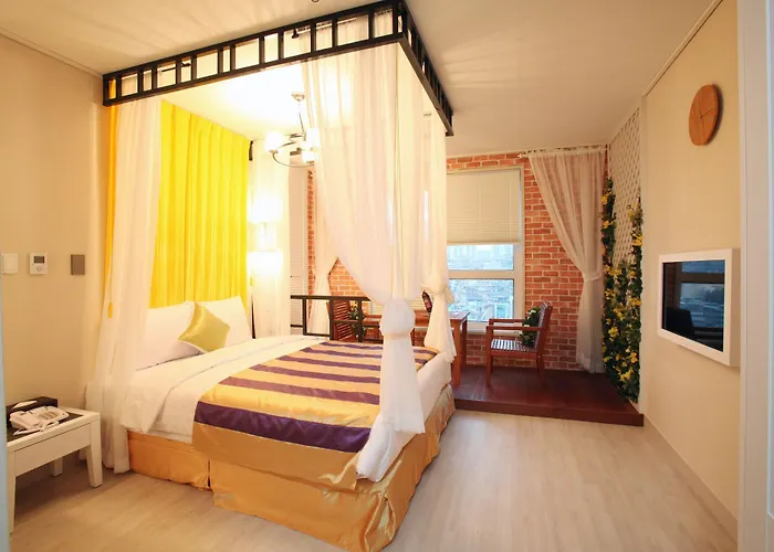 Coop City Hotel Oryu Station