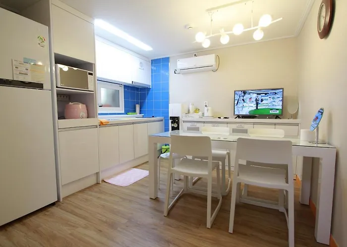 Hongdae Guesthouse Cocon Stay - Female Only