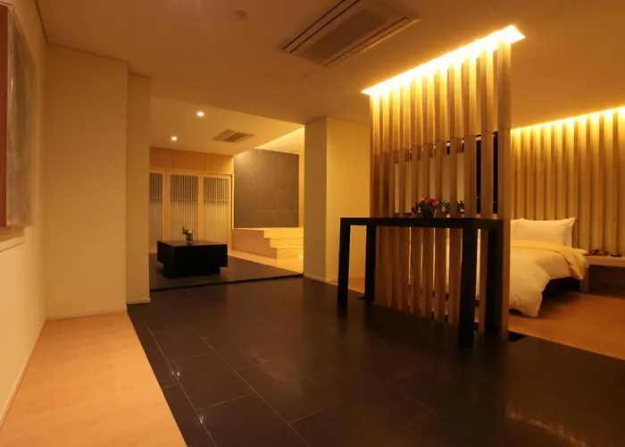 Yuwon Hotel