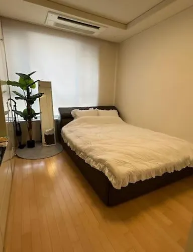 Hotel Style Queen Bed House