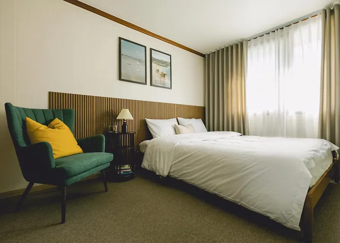 Cozy Eeno House, Seokchon Station 3Min