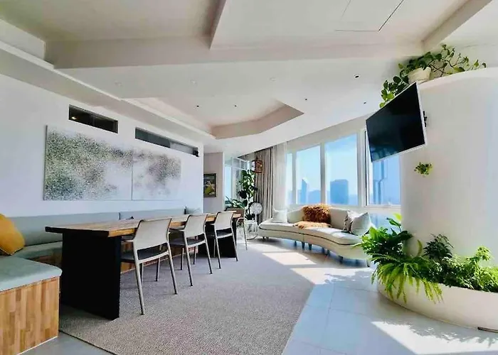 Urban Green Penthouse