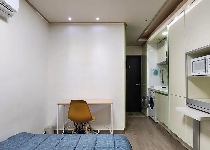 Cozy Accommodation Near Gasan Digital Complex Station