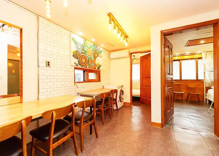 3-Gu&Anne House Hongdae 6Room & 4Bath House