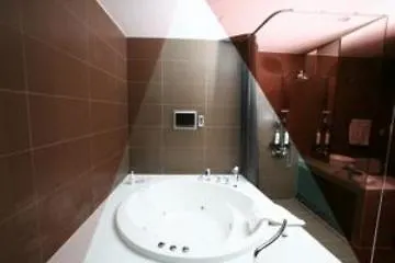 Tria Hotel