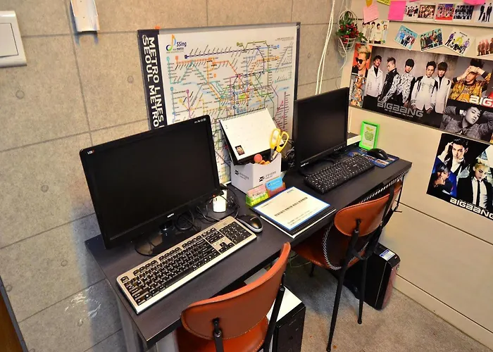 Girls Generation Hostel - Women Only