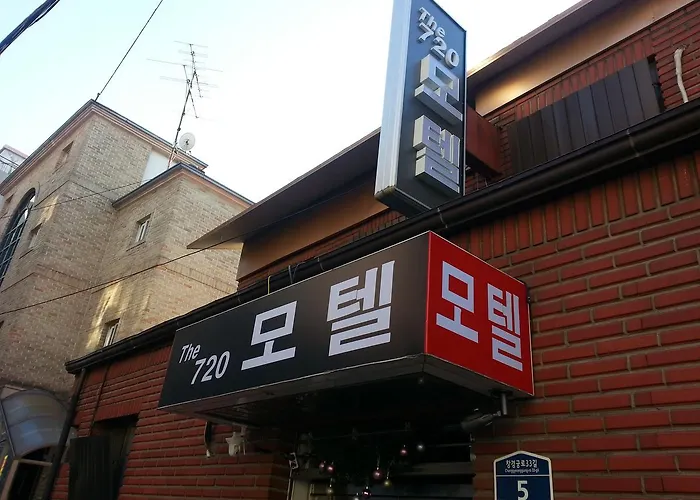 The 720 Motel