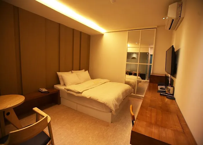 Spring 21 Hotel Sinchon