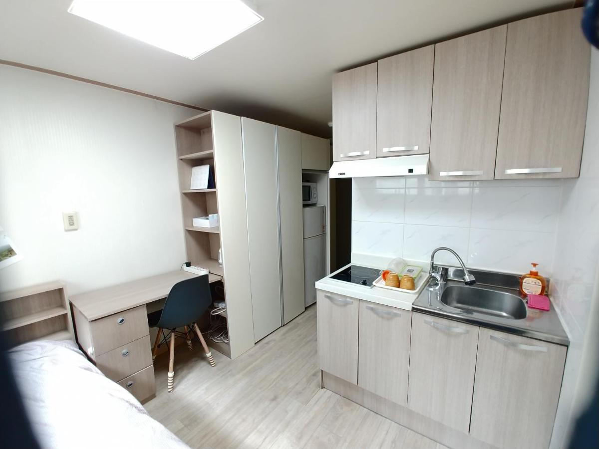 Hongdae Sinchon Yeonhui House 504 Seoul