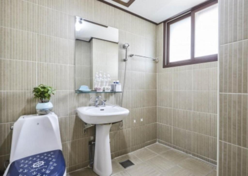 Guest house Red Panda Myeongdong