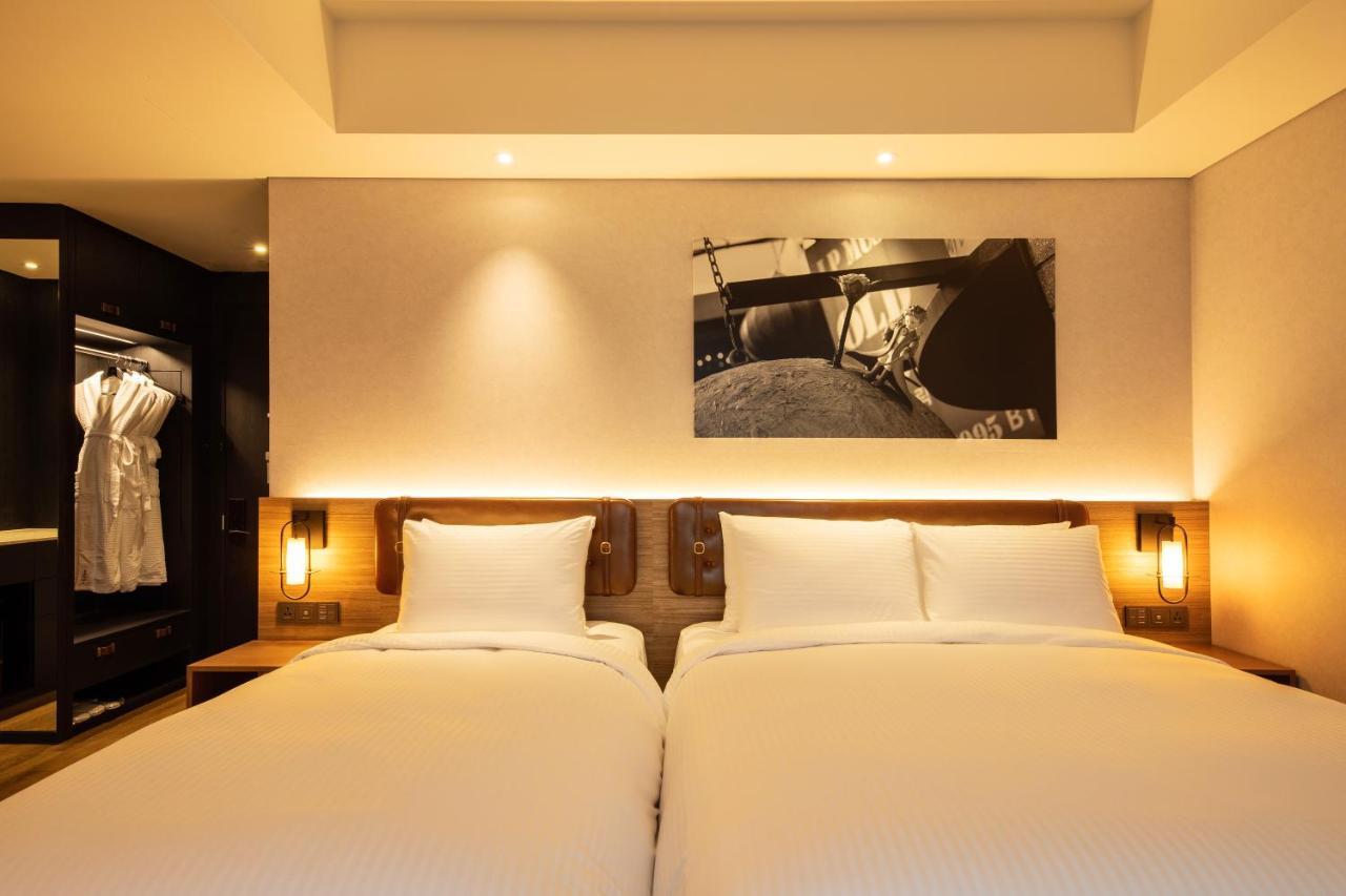 Mercure Ambassador Hongdae 4*
