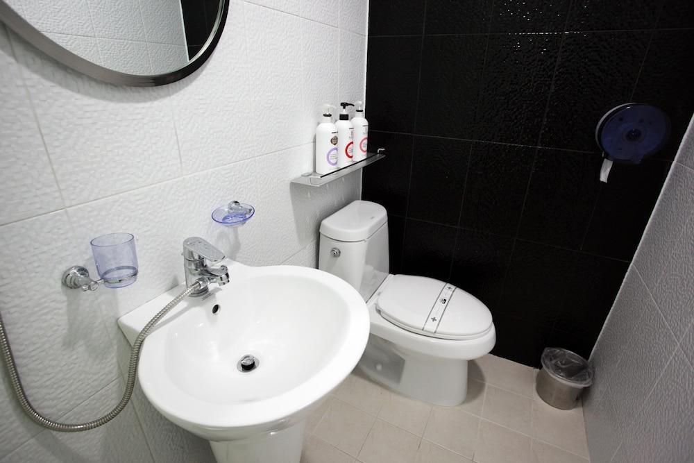 Hostel Ekonomy Myeongdong *