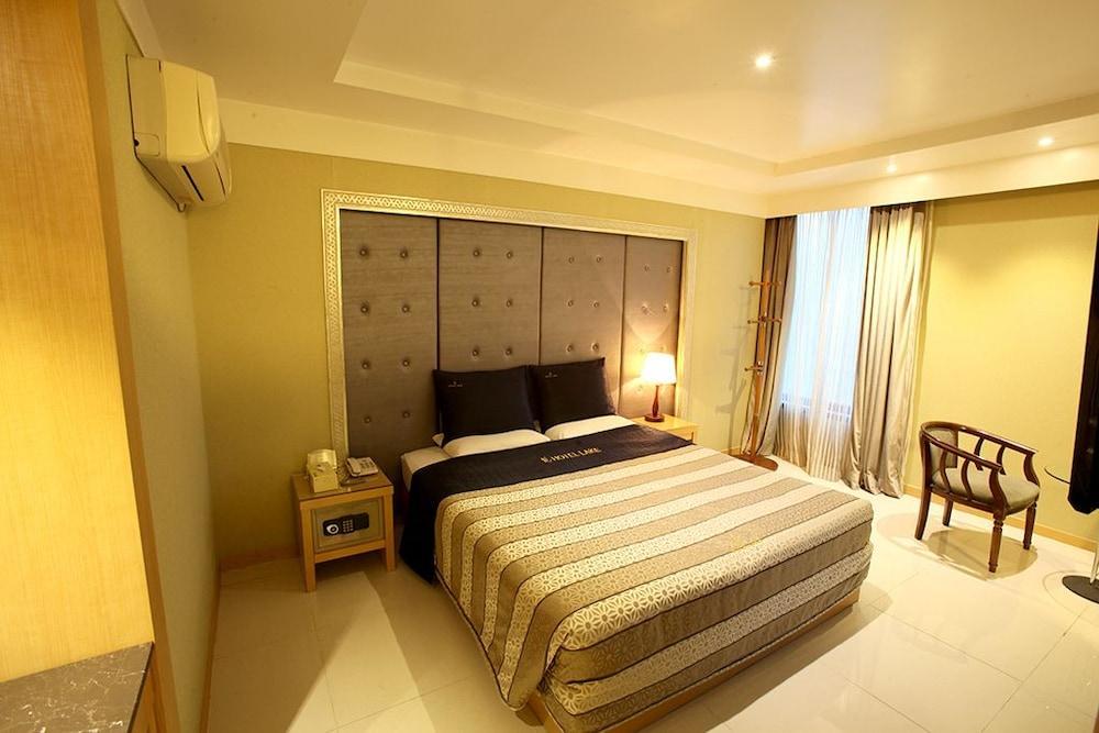 Tourist Hotel 3*