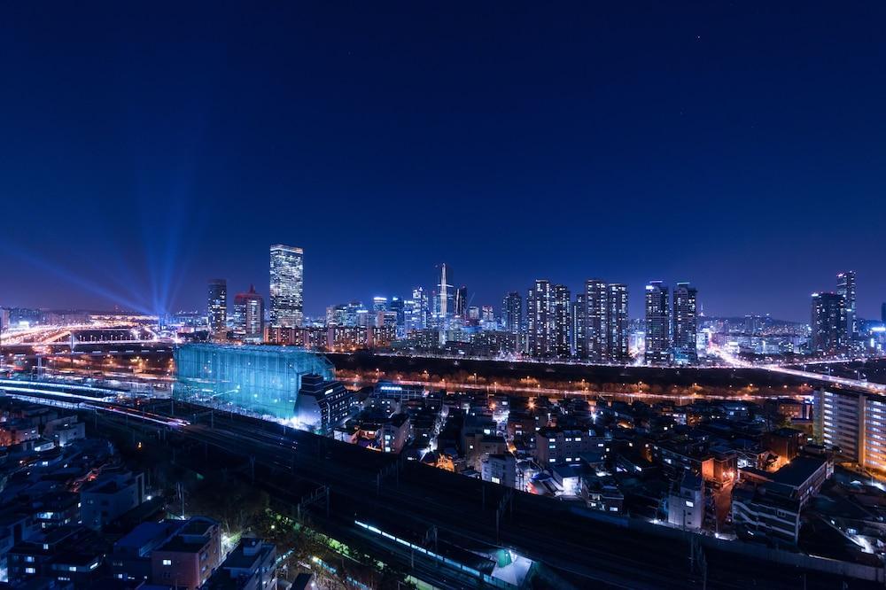 Benikea Premier Yeouido Hotel 3*