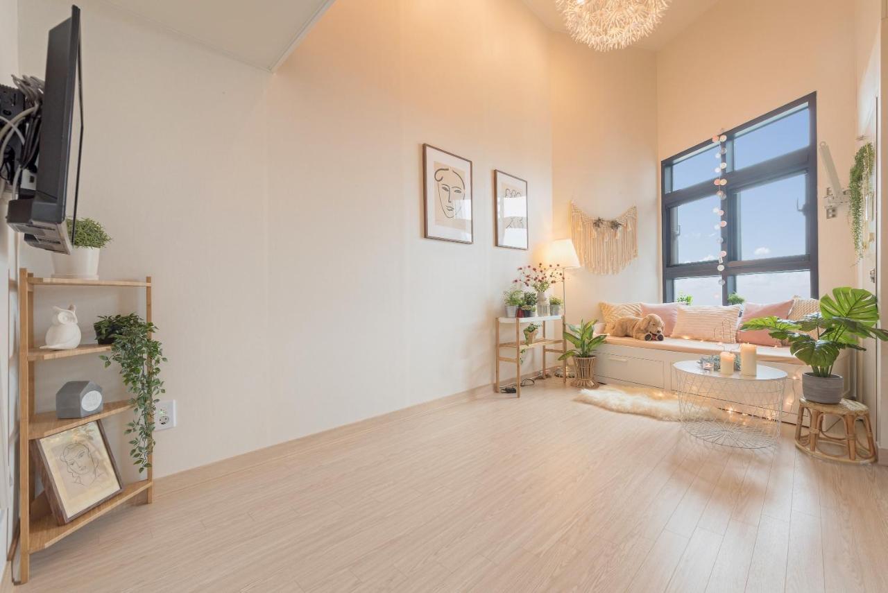 Cozy Duplex In Hongdae