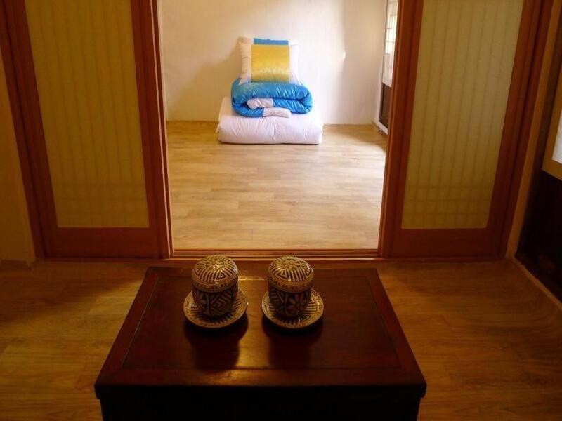 Hanok 201