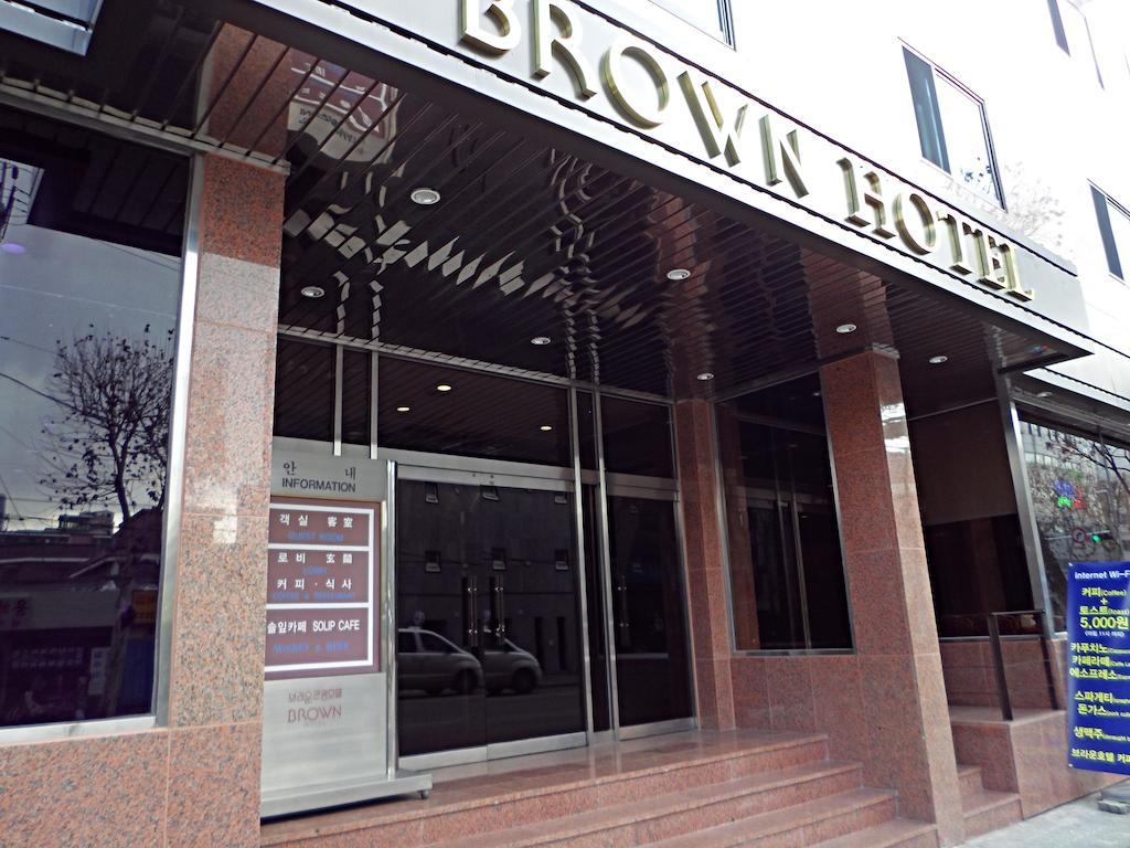 Brown Tourist Hotel 3*