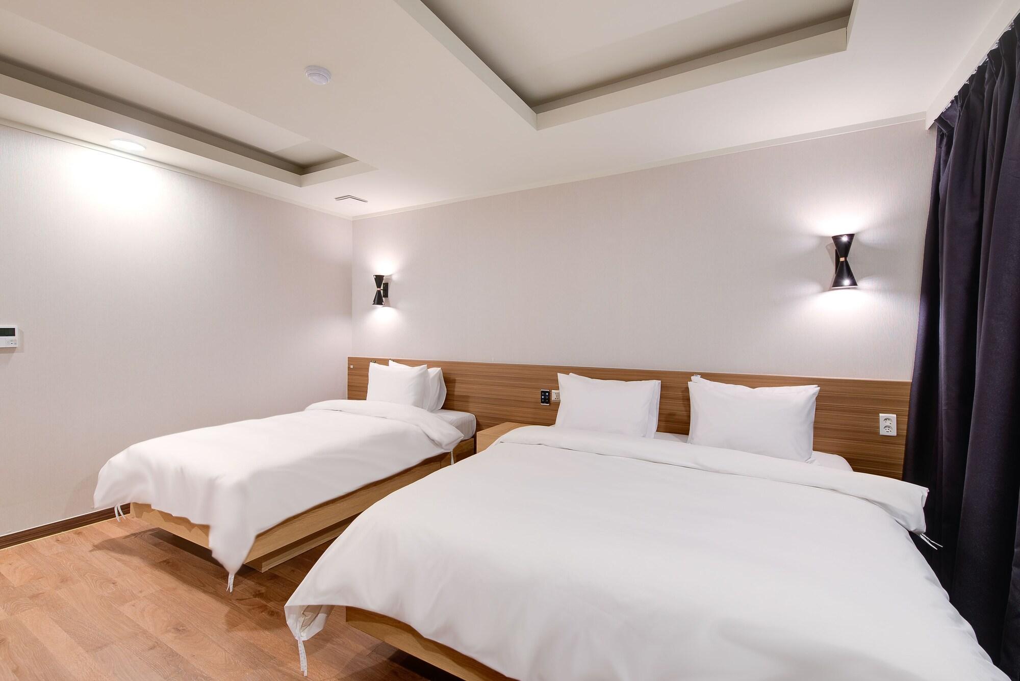 Hotel M
