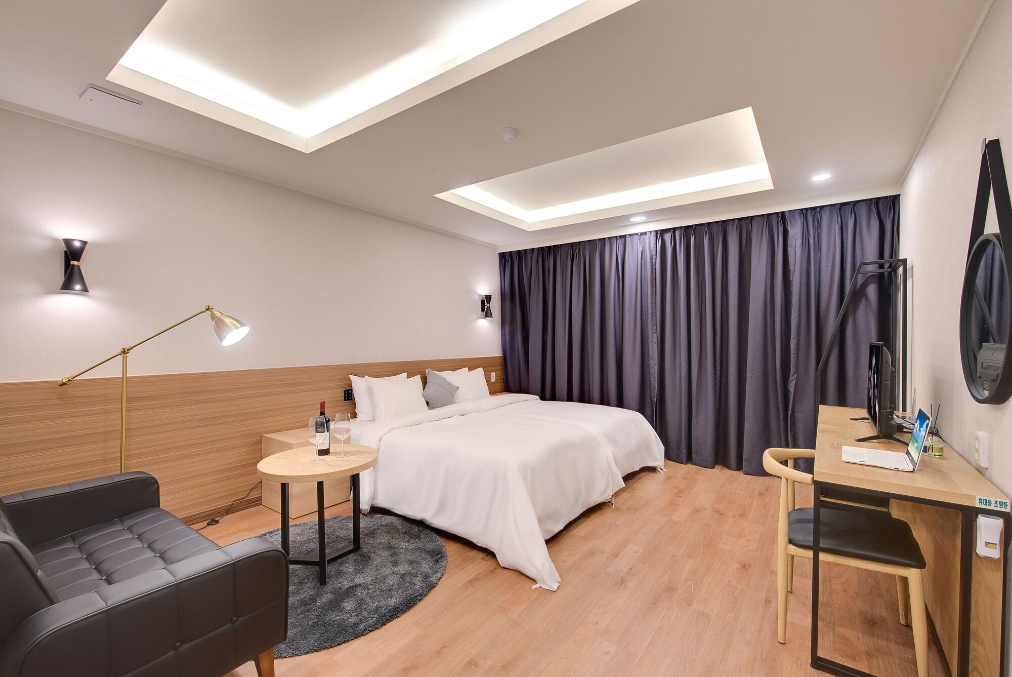 M Hotel