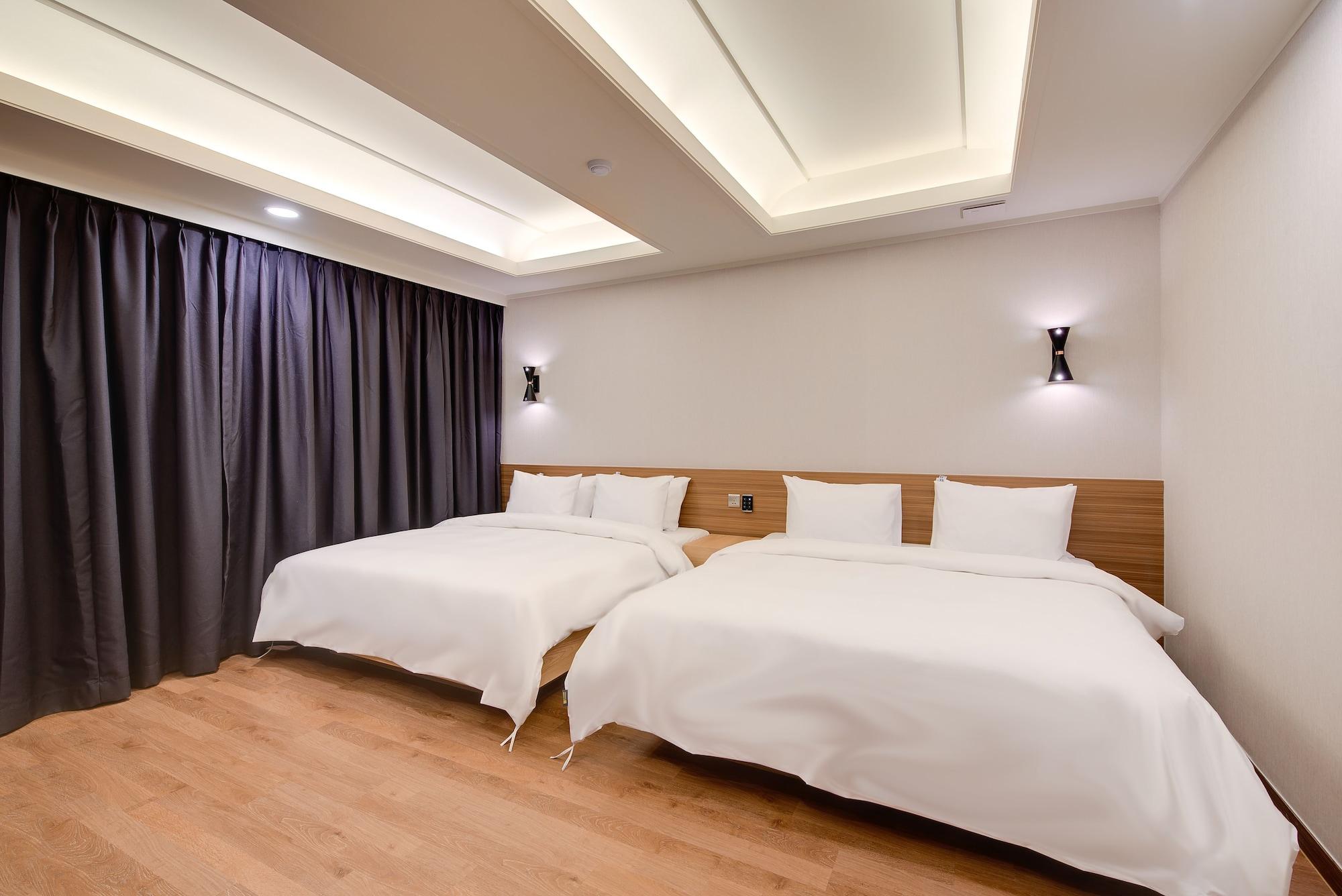 Hotel M 3*