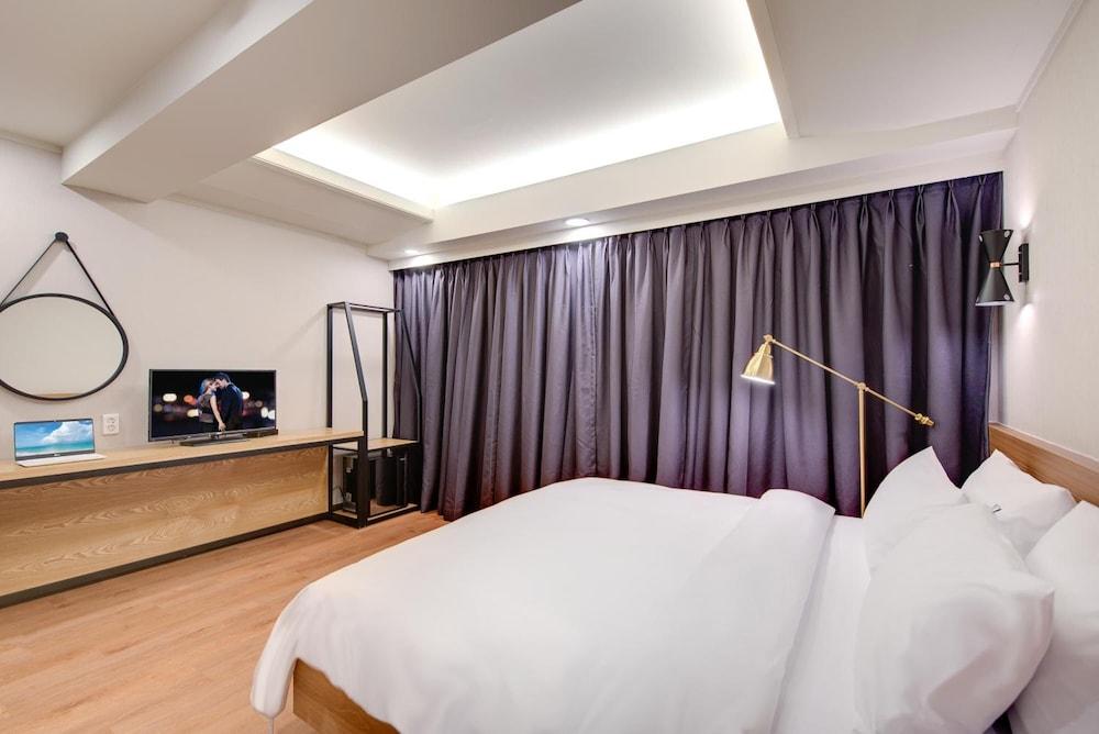 M Hotel