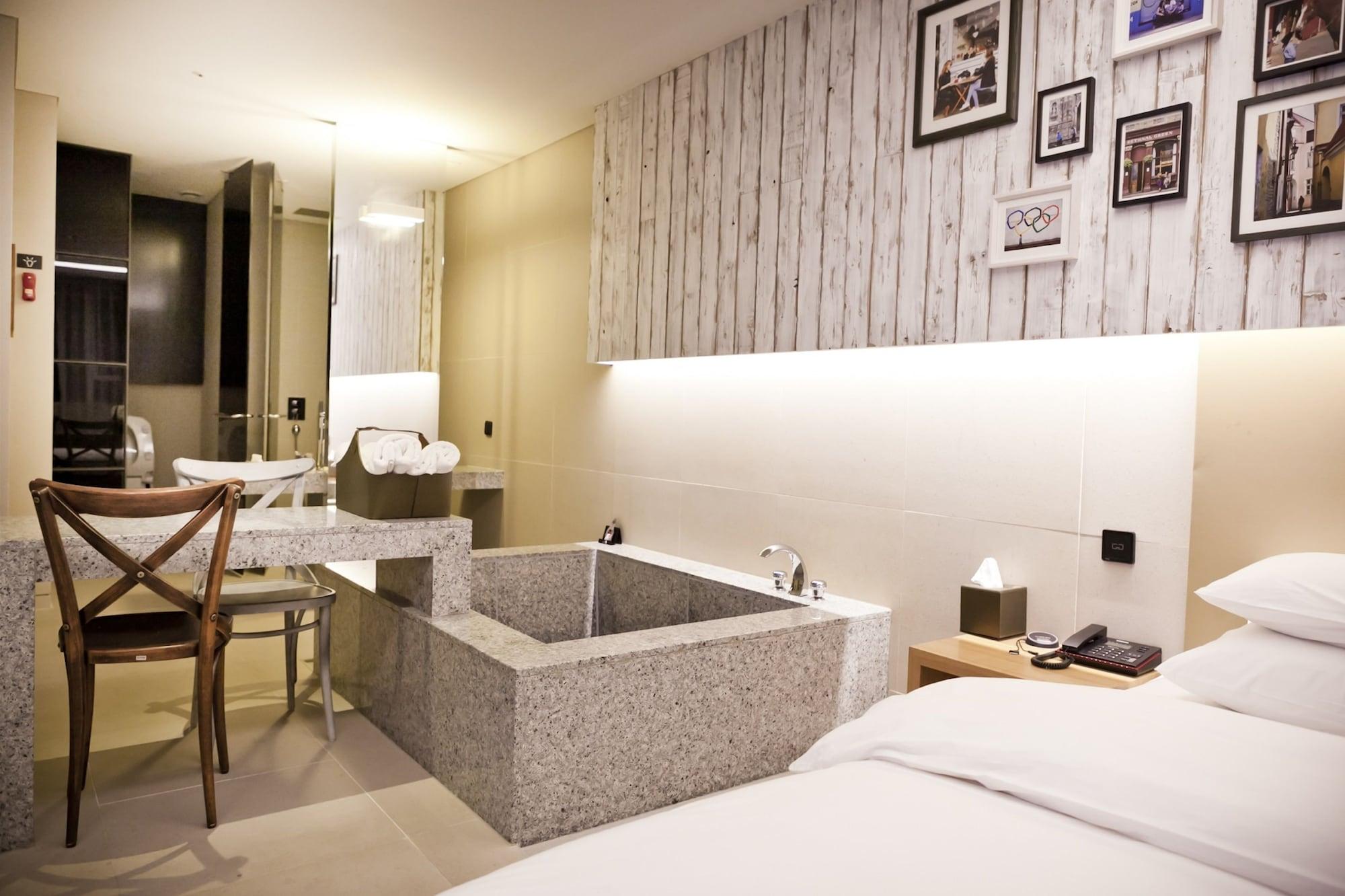 The Designers Hongdae Hotel